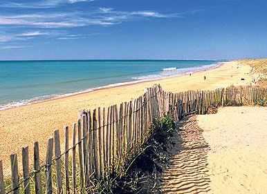Beautiful sandy beaches - Self catering holiday rental accommodation in Vendee, France