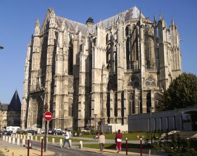 Beauvais Cathedral - Search Rent-in-France Holiday rental homes in Picardy, France
