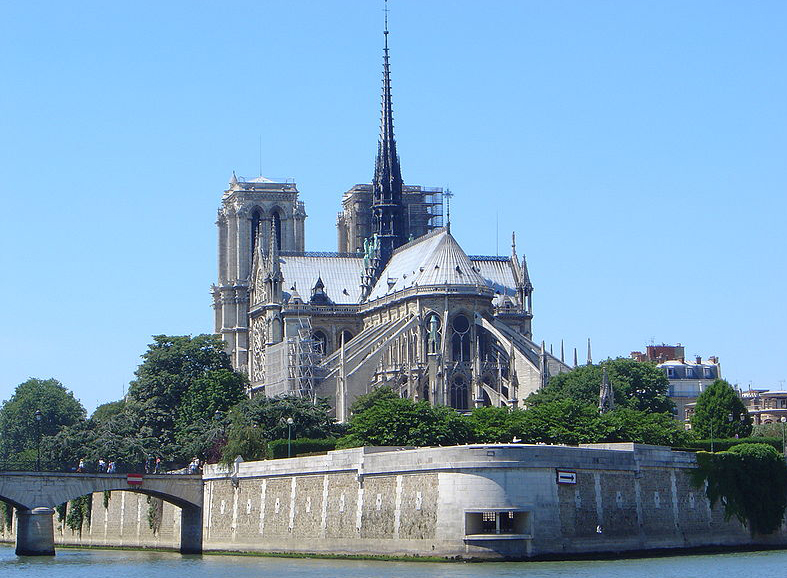 Rent-in-France holiday homes - 20th Century Notre Dame de Paris Cathedral 